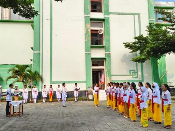 hutsekolah (4) hutsekolah (4)